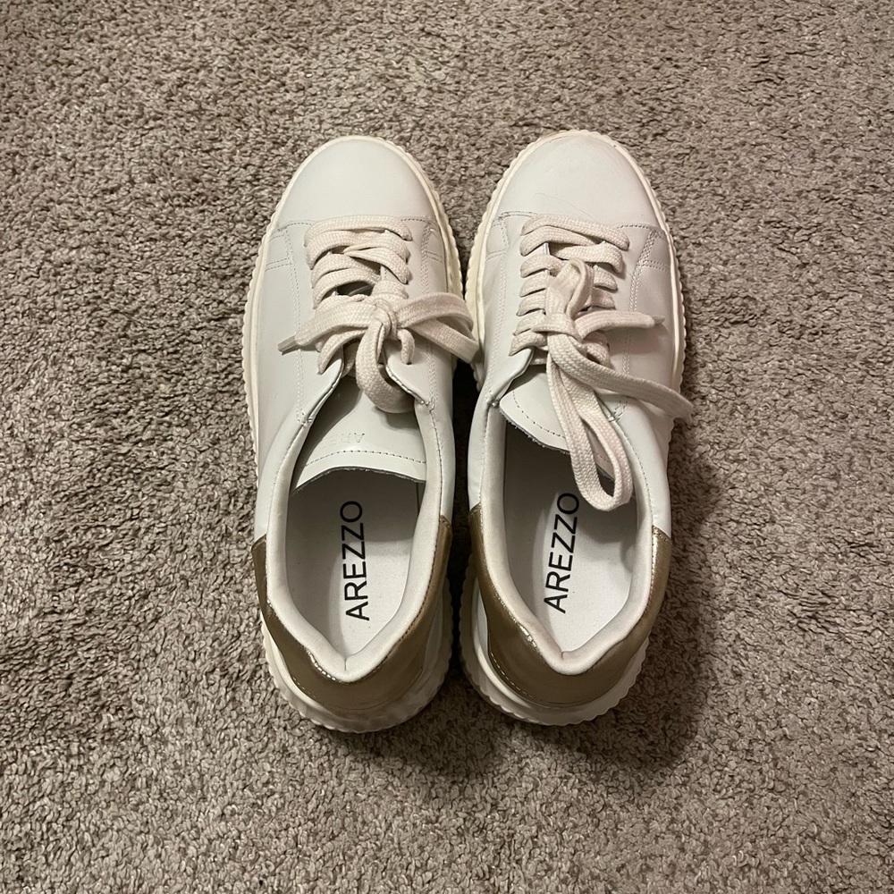 Brand new platform shoes “ could not use them my foot grew” size 6